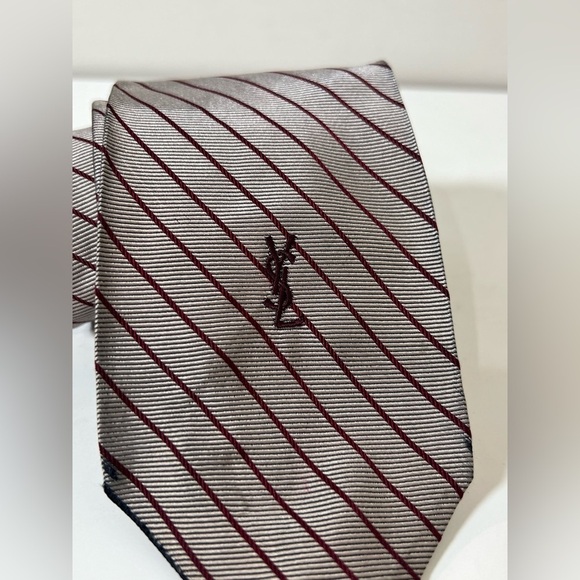 Yves Saint Laurent Classic Front Logo Stitched Vintage Silver Tie Red Stripes - Picture 5 of 8